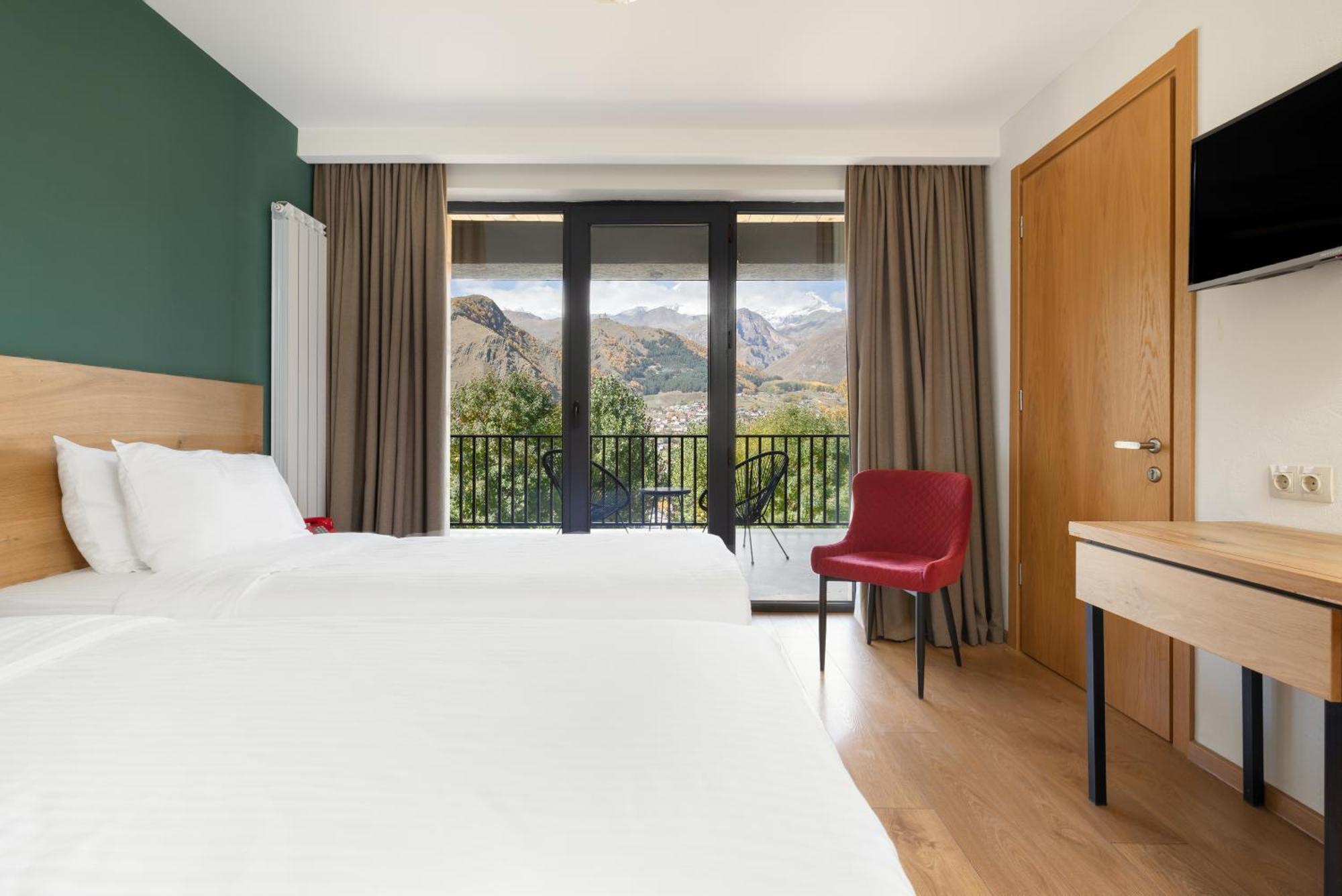 Intourist Kazbegi Otel Dış mekan fotoğraf