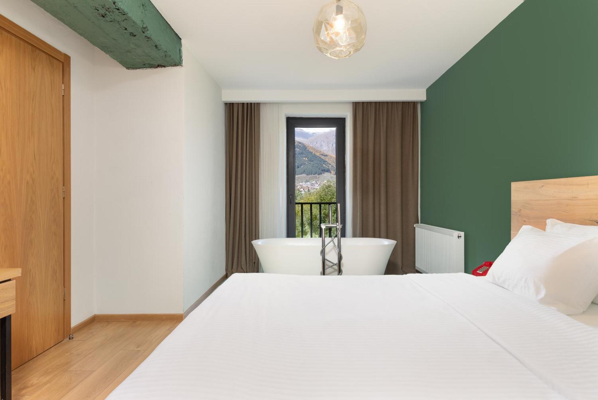 Intourist Kazbegi Otel Dış mekan fotoğraf